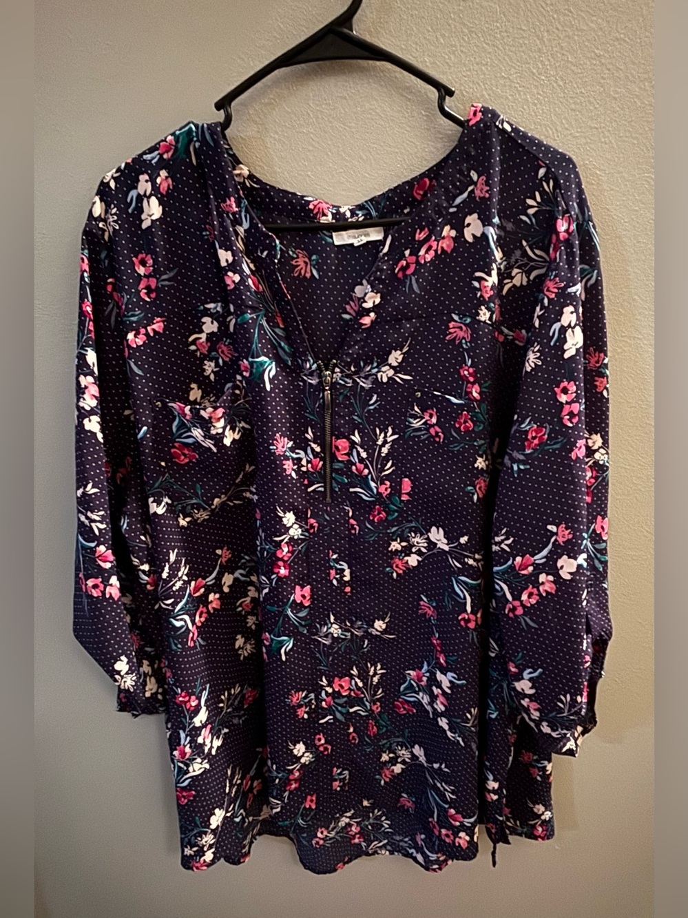 Maurices Navy Floral Zip-Front 3/4 Sleeve Lightweight Blouse